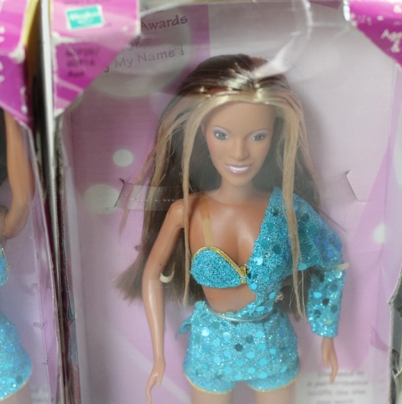 Destiny's Child Beyonce & Kelly GRAMMY Awards Dolls Pre-owned in Box - Picture 6 of 16